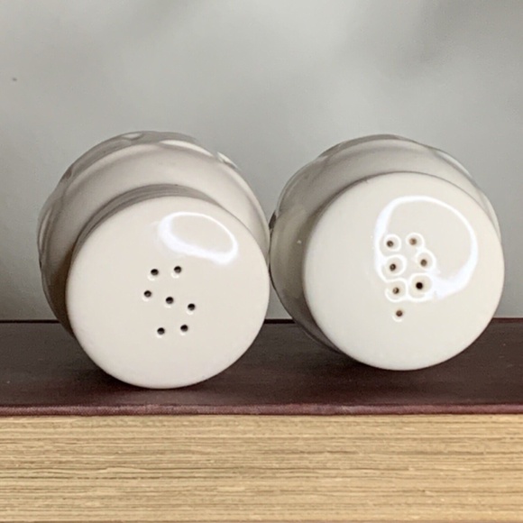 Longaberger Cream Salt & Pepper Shakers Woven Traditions - Picture 4 of 6